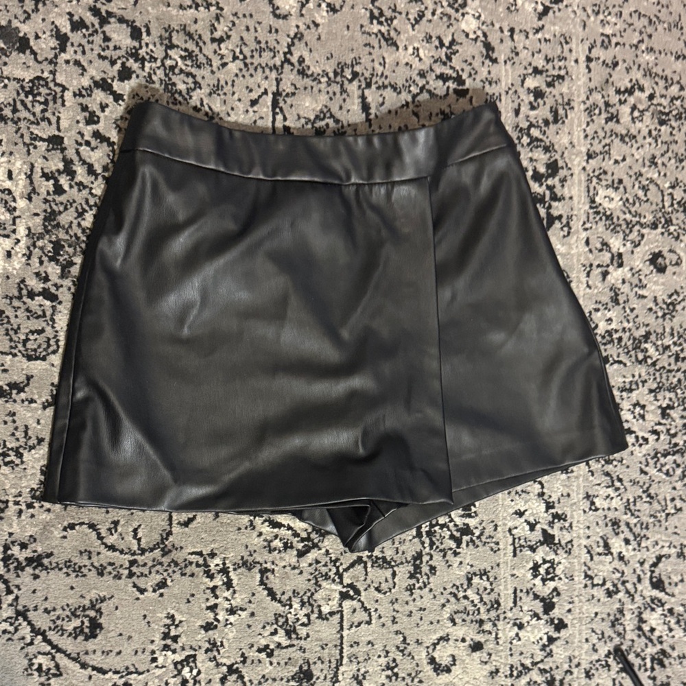 Zara Black High Waist faux leather Shorts
